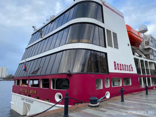 Круизный лайнер «Мустай Карим» завершил навигацию в Чебоксарах