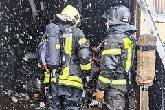 В Таганроге после массовой атаки дронов вспыхнул пожар