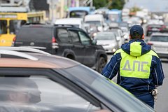 В Подмосковье водителя лишили прав из-за двух деталей на госномере