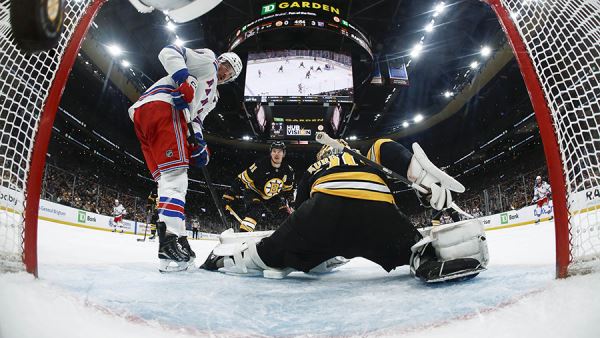 ХК «Рейнджерс» обыграл «Бостон» в матче НХЛ благодаря четырем очкам Панарина