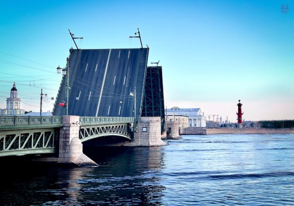 В Петербурге завершился сезон разводки мостов