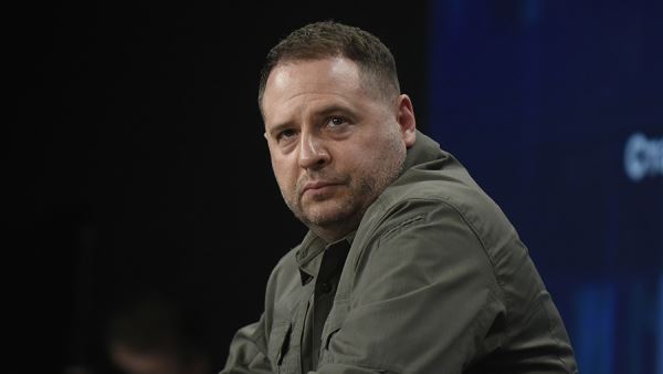 Зеленский объявил об отставке главы администрации президента Украины Ермака