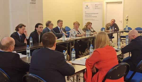 Туроператоры призвали наказать иностранцев, нелегально принимающих своих соотечественников в России