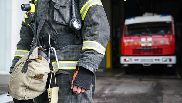 Два человека пострадали в результате пожара в многоэтажном доме на юге Москвы