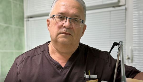 Врач спас 75-летнюю туристку на рейсе из Хургады в Москву