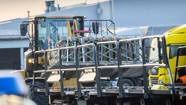 Песков призвал вспомнить о последствиях выделения ЕС помощи Киеву